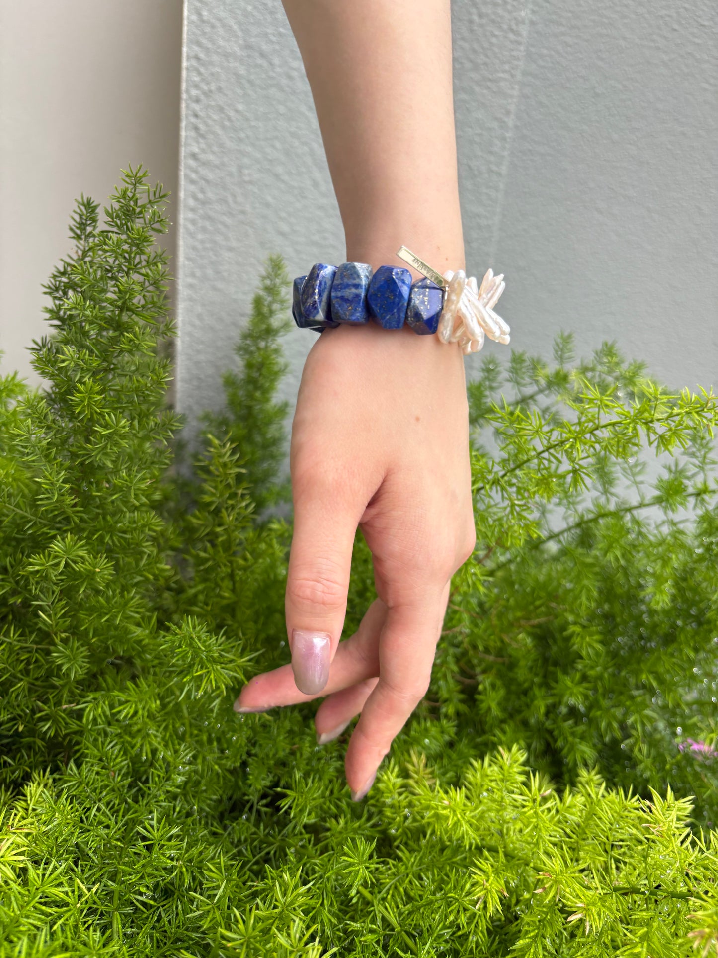 Celestial Frost — Lapis Lazuli & Baroque Pearl Bracelet